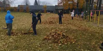 В школе прошел осенний субботник