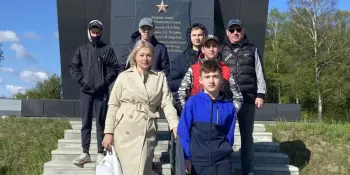 Учащиеся 9 и 11 классов посетили памятник экипажу Павла Рака в г. Борисове