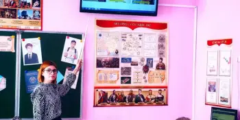 В рамках проекта "Я. Моя семья. Моя Родина" в 8 классе прошёл классный час, посвящённый теме "Паспорт гражданина Республики Беларусь"