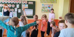 Второй день в школьном лагере "Солнышко" прошёл весело и активно!