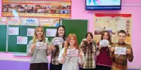 В рамках Недели родительской любви 9–10 классы собрались на мероприятии по теме "Мама, я давно хотел сказать тебе…"