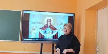 14.10.2026 в 8 классе прошло мероприятие, посвящённое Дню матери.